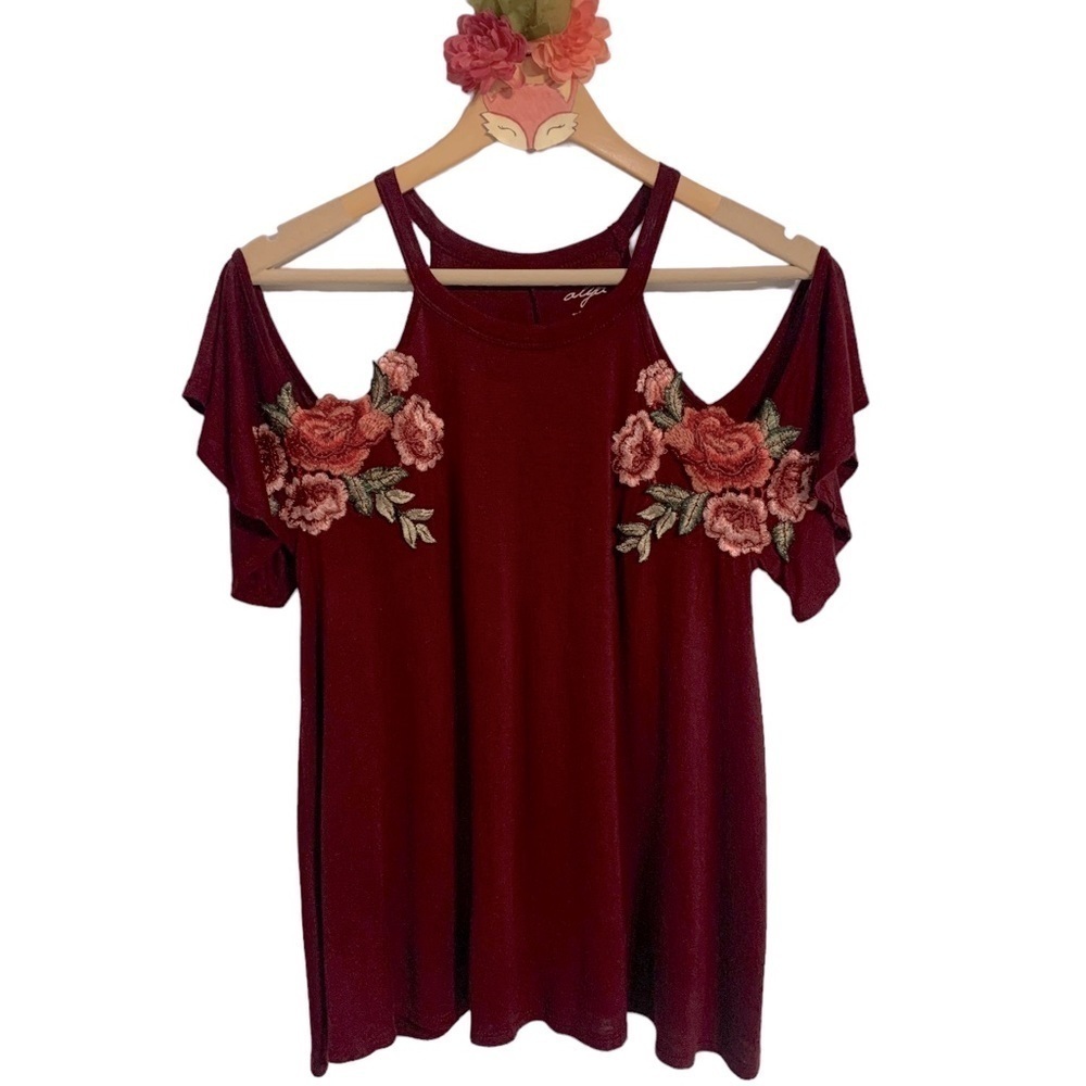 Francesca’s Alya burgundy cold shoulder rose embroidered halter neck top size S